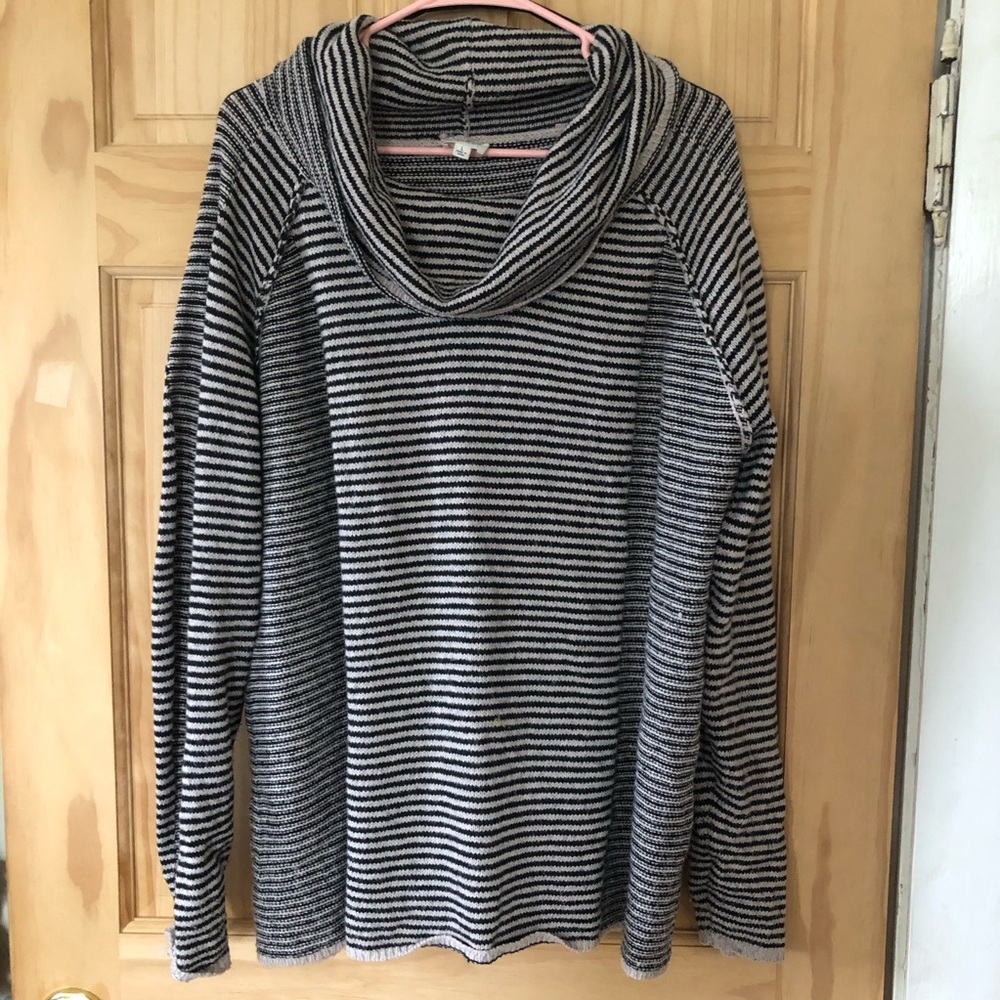 Le Lis Tan/Black Striped Cowl Neck Knit Sweater Women's Sz L